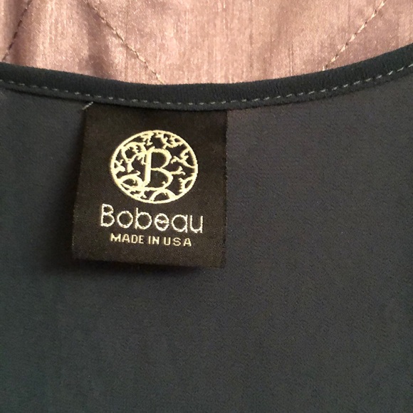 Free flowing top with pretty sparkle design - Picture 4 of 6